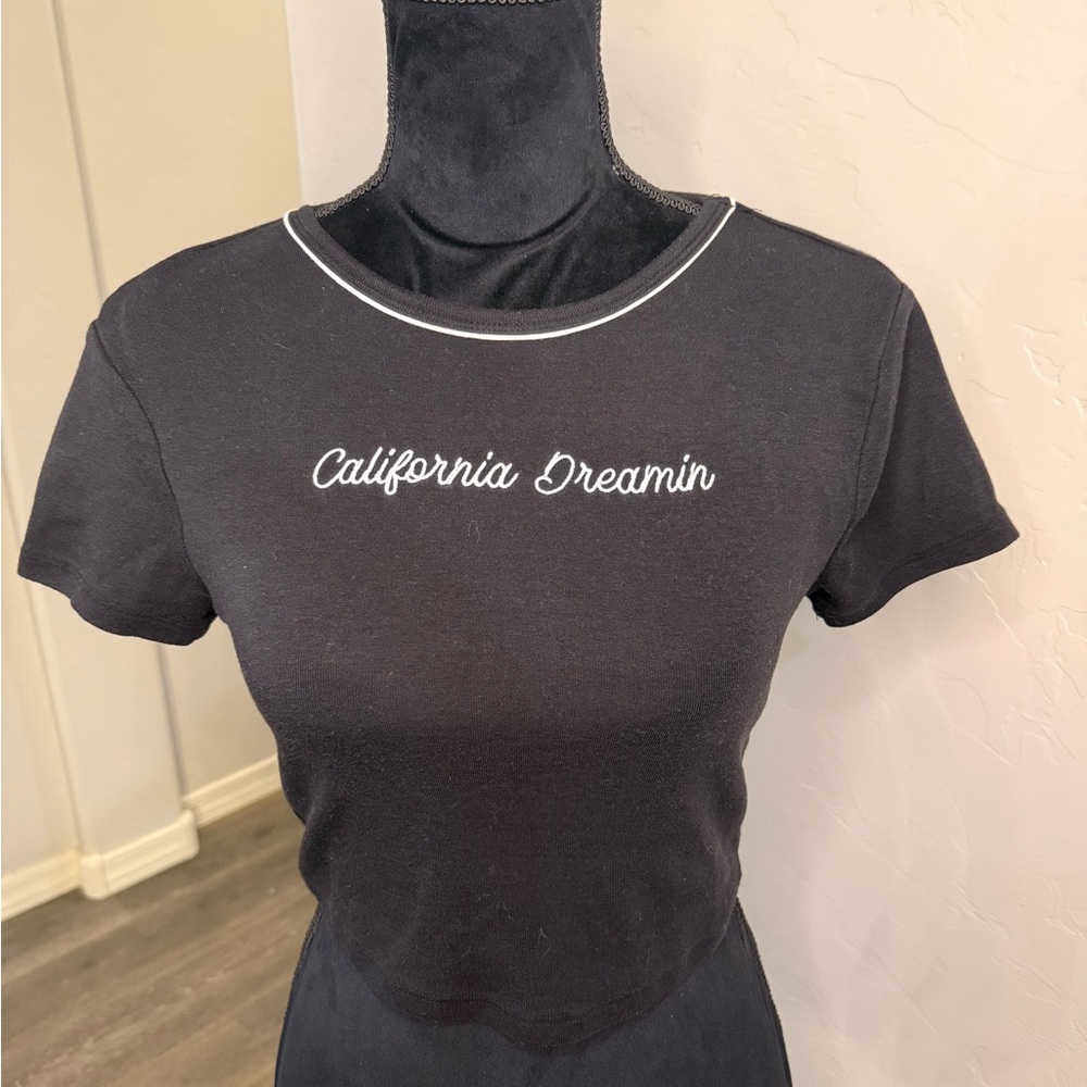 Forever 21 Black Y2K Babydoll “California Dreamin” Crop Top. Size Small